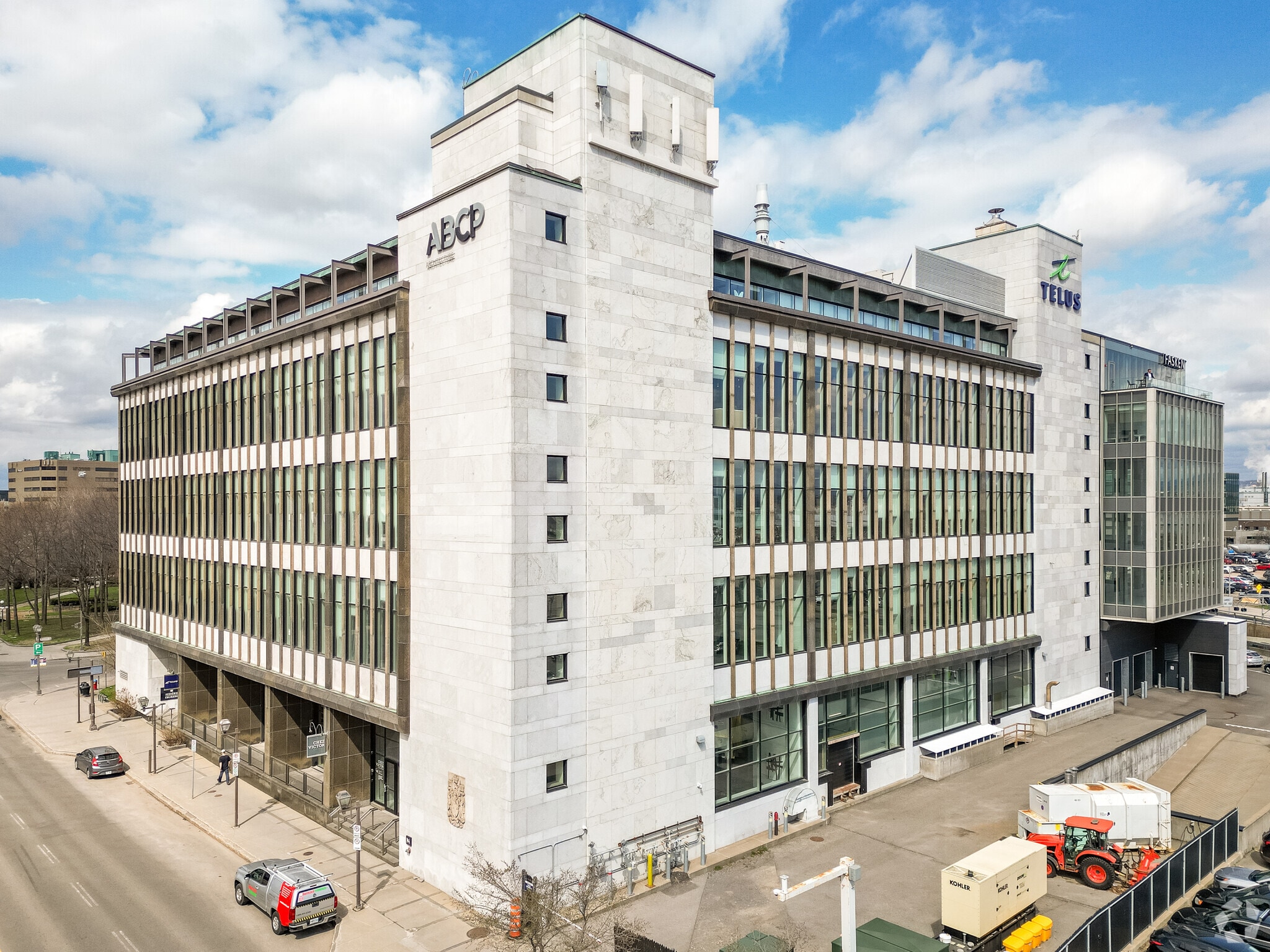 300 Rue Saint-Paul, Québec, QC à louer Photo principale– Image 1 sur 5