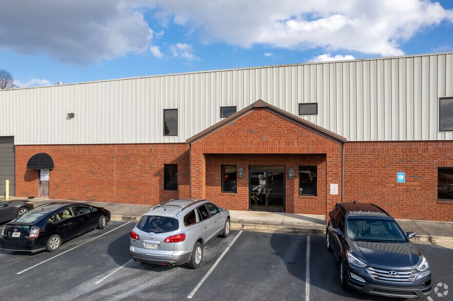 265 Castleberry Industrial Dr, Cumming, GA à louer - Photo de l’immeuble – Image 3 sur 13