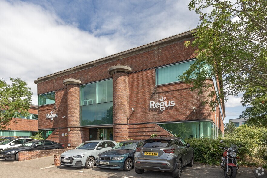 2440 Park Av, Almondsbury à louer - Photo principale – Image 2 sur 3