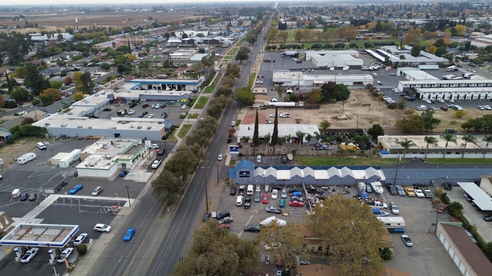 901 S Cherokee Ln, Lodi, CA à vendre - Photo de l’immeuble – Image 3 sur 5