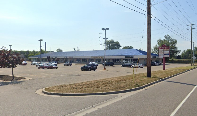1106-1128 Robbins Rd, Grand Haven, MI à louer - Photo de l’immeuble – Image 1 sur 2