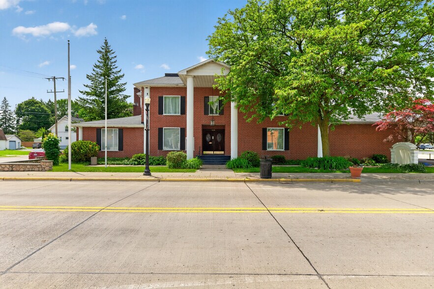 209 N Main St, Belleville, MI à vendre - Vidéo sur l’annonce professionnelle – Image 2 sur 68