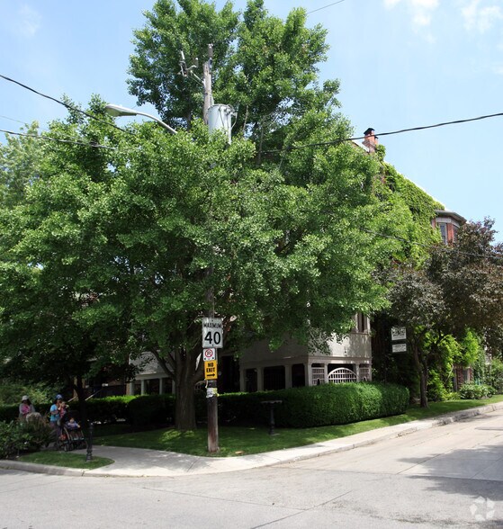9A-9B Humewood Dr, York, ON à vendre - Photo de l’immeuble – Image 2 sur 2