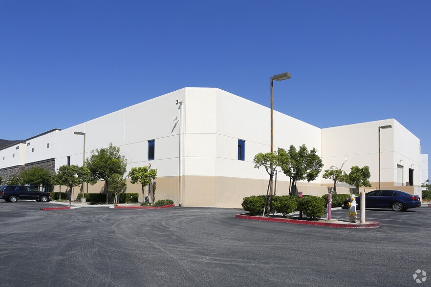 42191 Zevo Dr, Temecula, CA à louer - Photo de l’immeuble – Image 3 sur 3