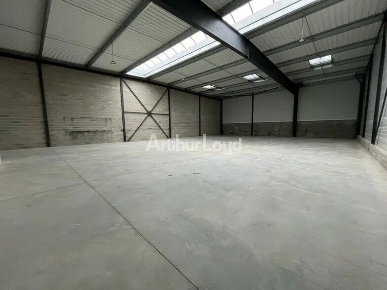 Local d’activités dans Cernay-lès-Reims à louer - Photo intérieure – Image 3 sur 6