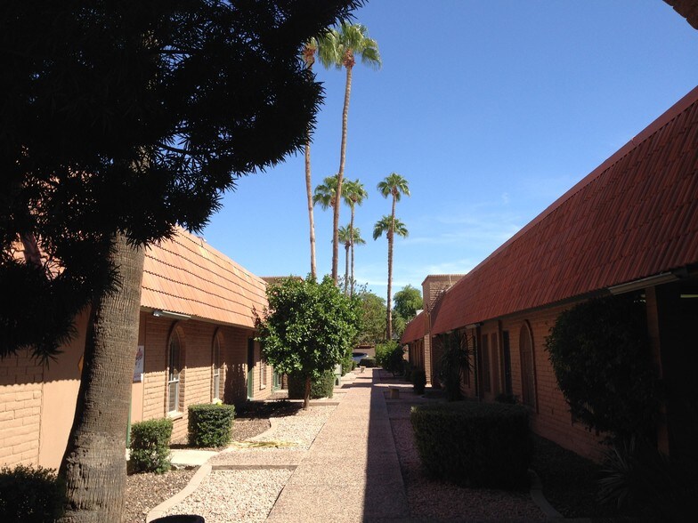 1801 S Jentilly Ln, Tempe, AZ à vendre - Photo de l’immeuble – Image 3 sur 10