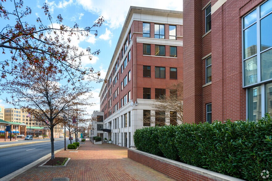 1900 Duke St, Alexandria, VA à louer - Photo de l’immeuble – Image 3 sur 16