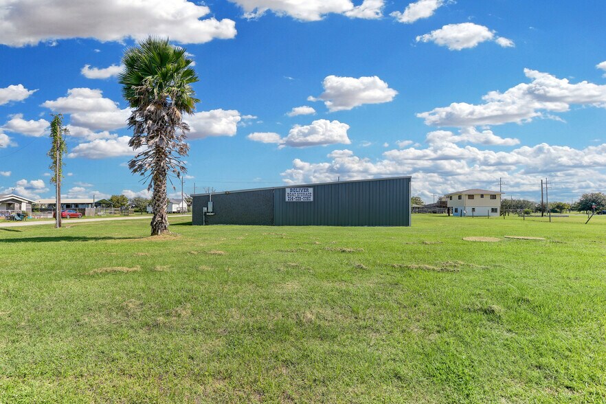 1426 Nelson Ave, Port Bolivar, TX à vendre - Photo de l’immeuble – Image 2 sur 10