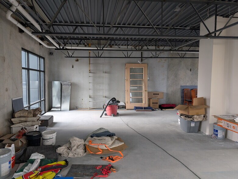 5879 W 7800 S, West Jordan, UT à louer - Photo de l’immeuble – Image 3 sur 15