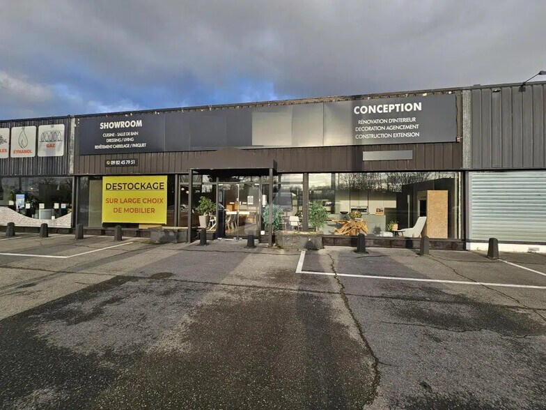 Local commercial dans Servon à louer - Photo de l’immeuble – Image 1 sur 7