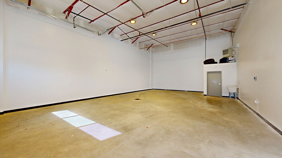 3747 W Parkway Blvd, West Valley City, UT à louer - Numérisation 3D Matterport – Image 2 sur 25