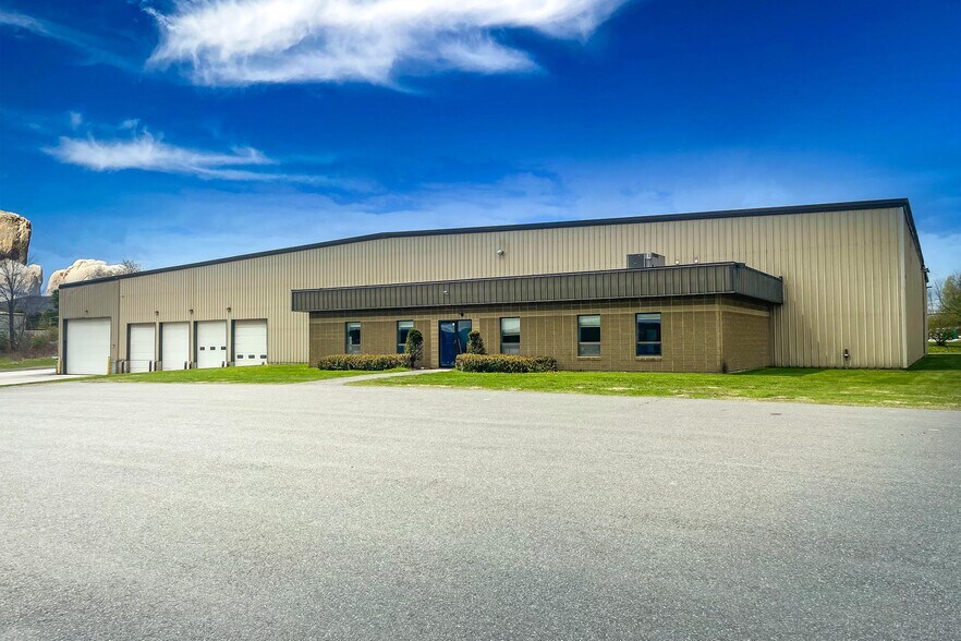 308 Industrial Ln, Berlin, VT à louer - Photo de l’immeuble – Image 1 sur 1
