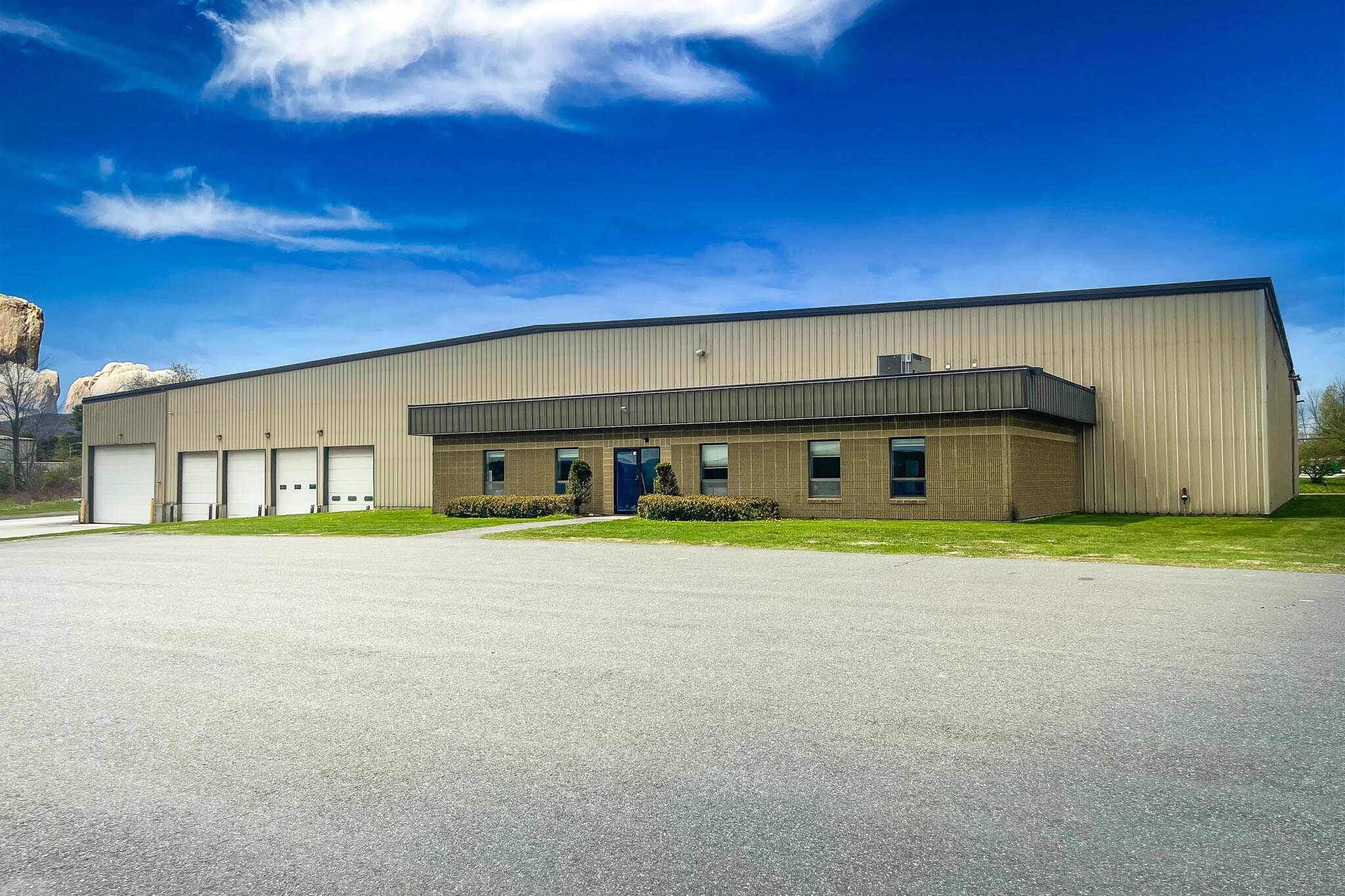 308 Industrial Ln, Berlin, VT à louer Photo de l’immeuble– Image 1 sur 2