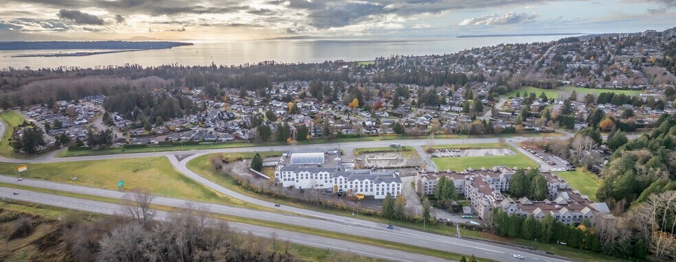1160 King George Blvd, Surrey, BC à louer - Photo de l’immeuble – Image 2 sur 2