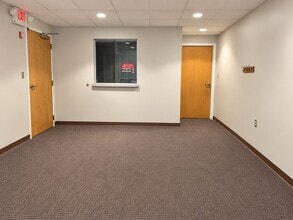 19250 E Bagley Rd, Cleveland, OH à louer Photo intérieure– Image 2 sur 12