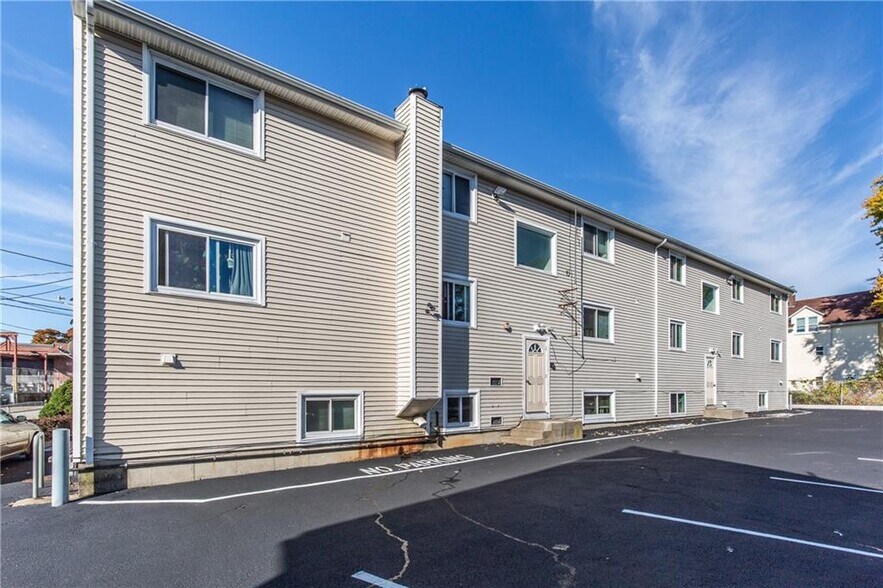 9 Melton St, Pawtucket, RI à vendre - Photo de l’immeuble – Image 3 sur 19