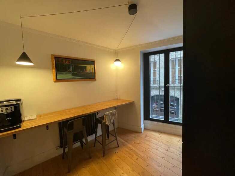 Bureau dans Bordeaux à vendre - Photo de l’immeuble – Image 3 sur 14