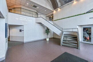Plus de détails pour 775 Park Ave, Huntington, NY - Bureau à vendre