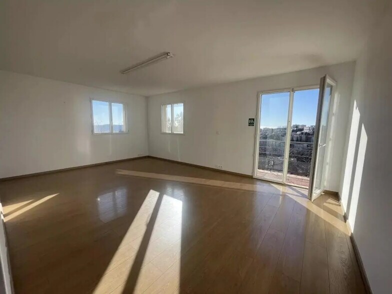 Bureau dans Grasse à louer - Photo de l’immeuble – Image 1 sur 13