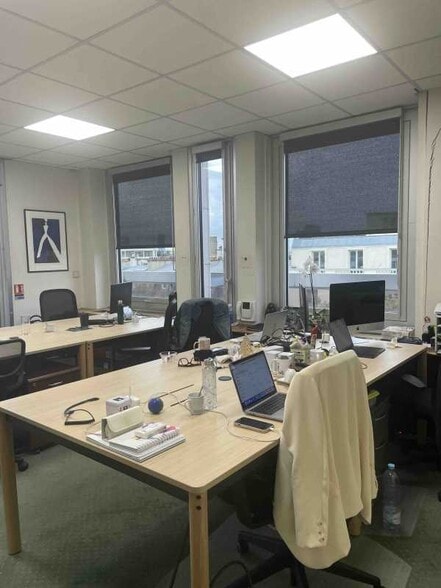 28 Avenue De Messine, Paris à louer - Photo de l’immeuble – Image 1 sur 10