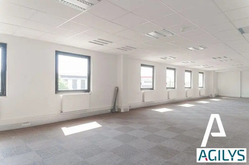 4 Avenue De La Baltique, Villebon-sur-Yvette à louer - Photo de l’immeuble – Image 2 sur 8