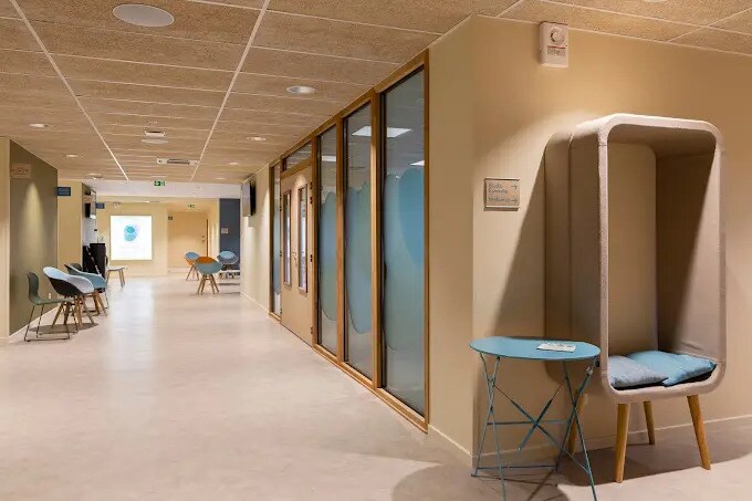 Bureau dans Saint-Denis-lès-Bourg à louer - Photo de l’immeuble – Image 2 sur 7