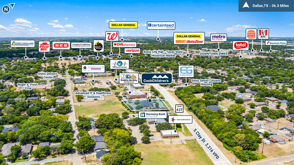 805 S Clay St, Ennis, TX à vendre - Photo de l’immeuble – Image 2 sur 5