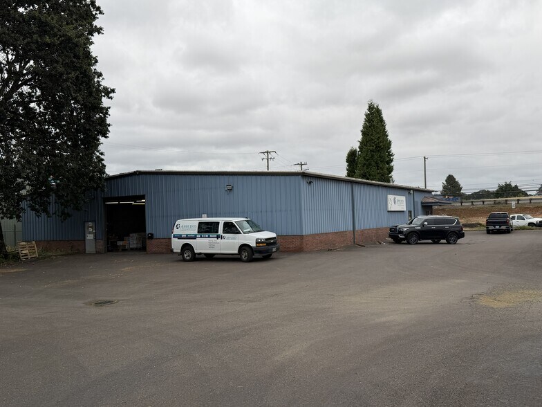 802 Old Salem Rd NE, Albany, OR à vendre - Photo de l’immeuble – Image 2 sur 10