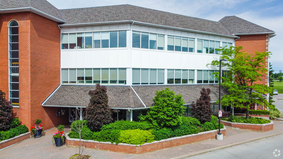 199 County Court Blvd, Brampton, ON à louer - Photo de l’immeuble – Image 3 sur 4