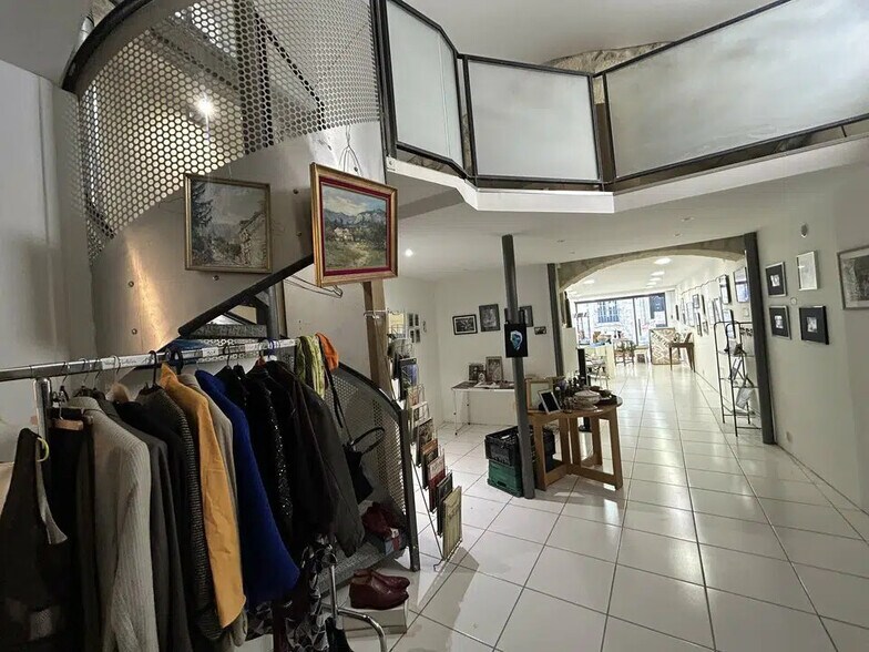 Local commercial dans Avignon à louer - Photo de l’immeuble – Image 3 sur 9