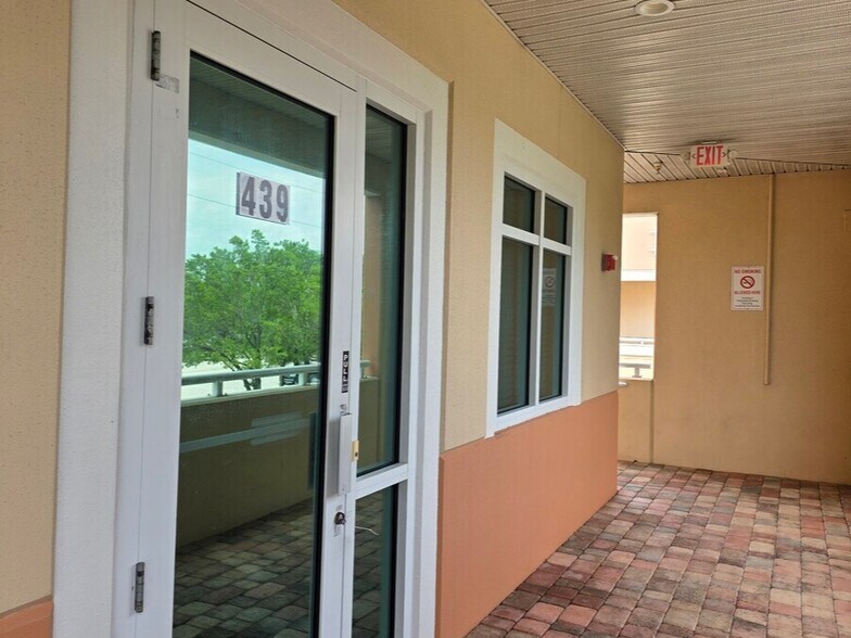 601 N Congress Ave, Delray Beach, FL à louer - Photo de l’immeuble – Image 2 sur 37
