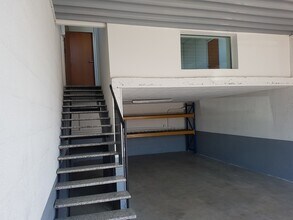 388 Avenue Charles De Gaulle, Vénissieux à louer Photo intérieure– Image 2 sur 7