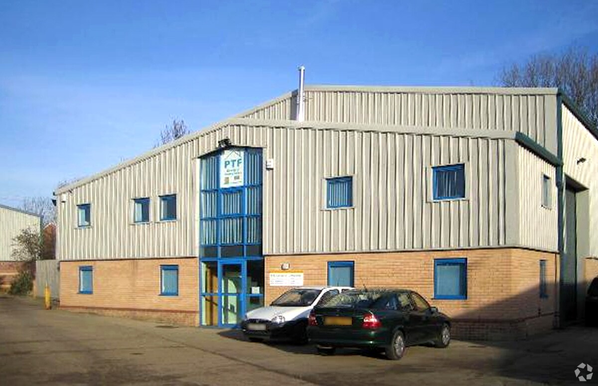 Albany Rd, Market Harborough à louer Photo principale– Image 1 sur 2