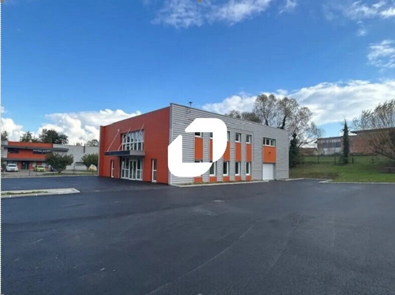 Bureau dans Voiron à louer - Photo de l’immeuble – Image 1 sur 13