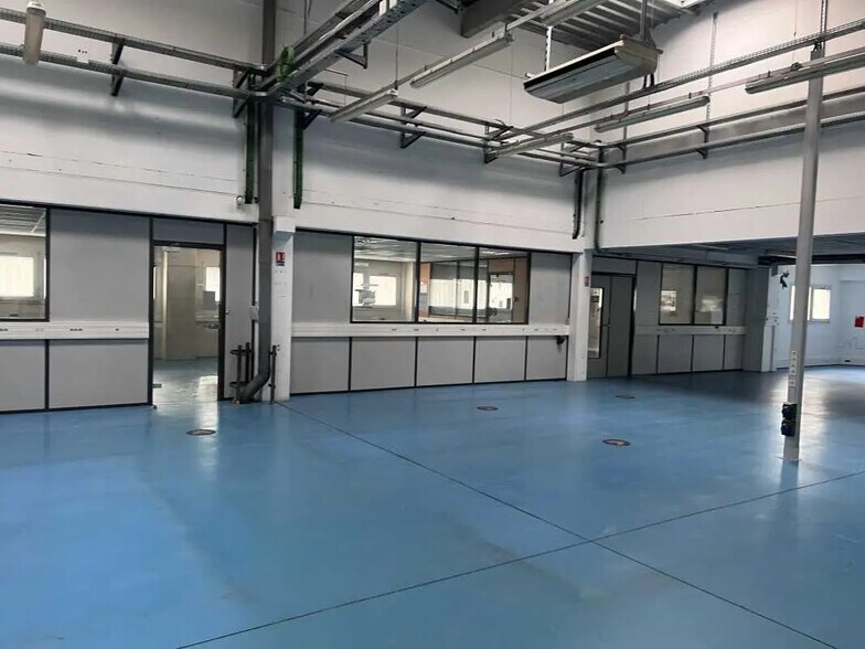 Local d’activités dans Ivry-sur-Seine à louer - Photo intérieure – Image 3 sur 13