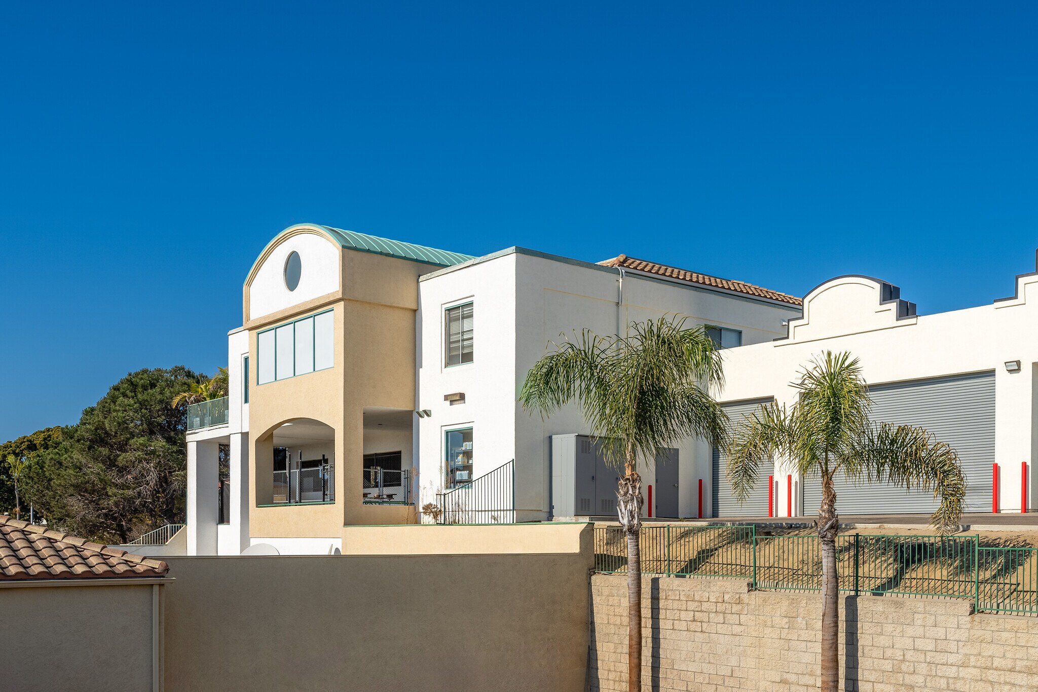 350-374 Encinitas Blvd, Encinitas, CA à louer Photo de l’immeuble– Image 1 sur 10