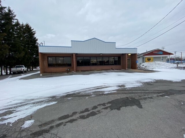 595 Main St, Oneida, NY à vendre - Photo de l’immeuble – Image 1 sur 2