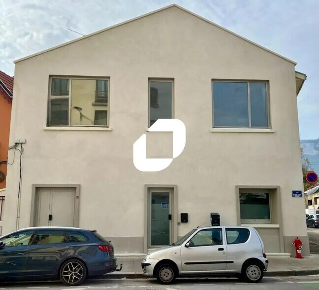 Bureau dans Grenoble à louer - Photo de l’immeuble – Image 2 sur 20