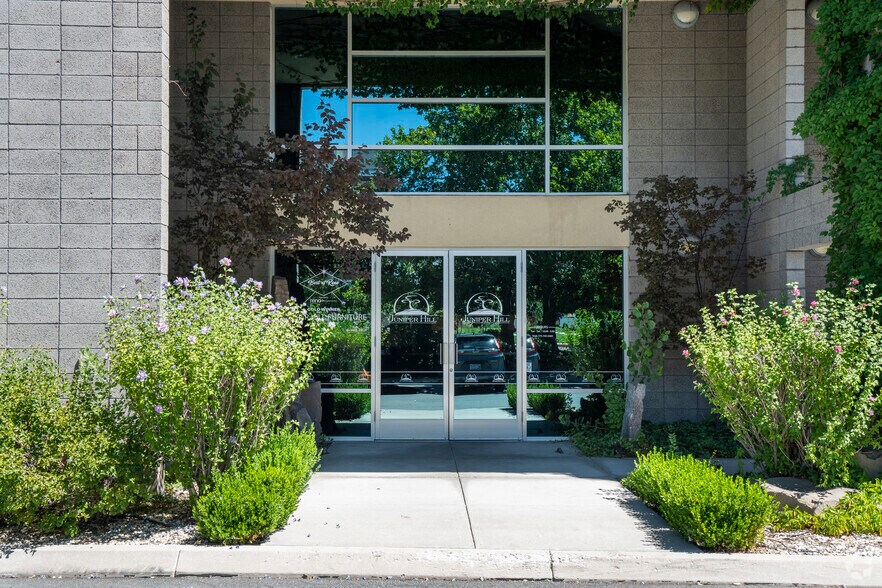 850 E Patriot Blvd, Reno, NV à vendre - Photo de l’immeuble – Image 1 sur 16