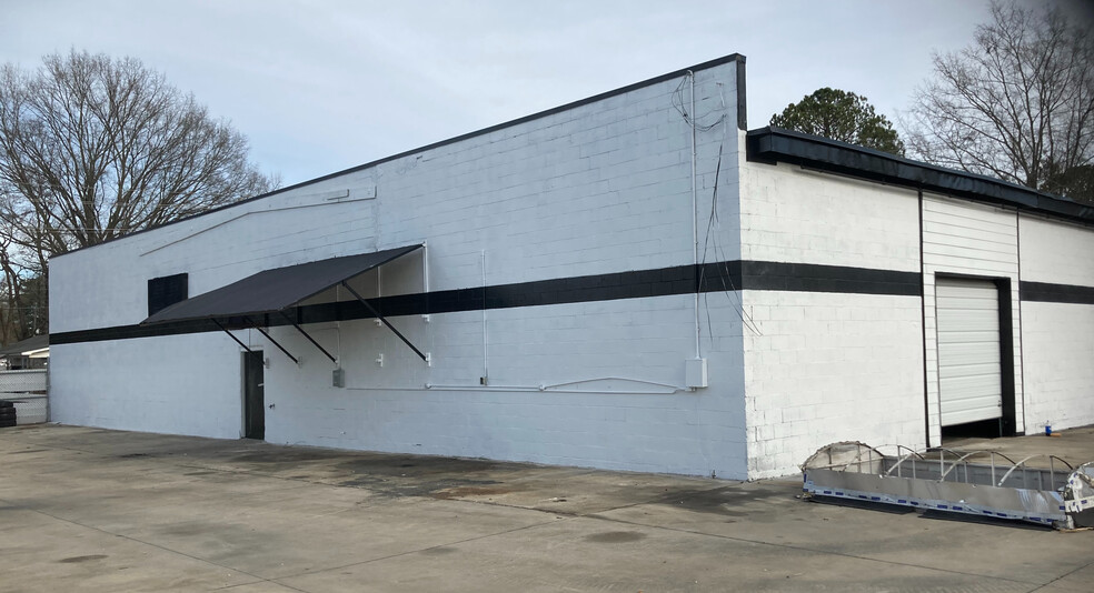 105 N Sharpe St, Selma, NC à louer - Photo principale – Image 1 sur 26