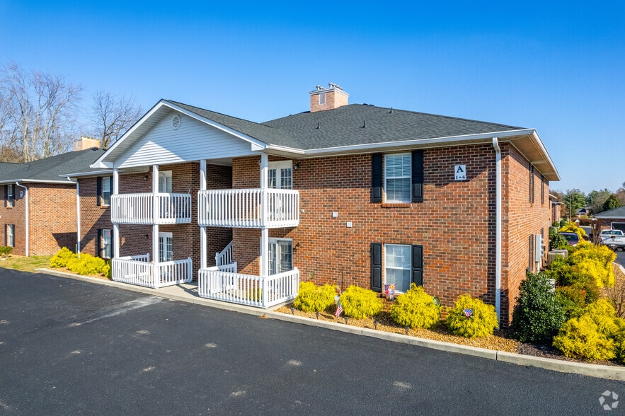 1045 Fisk Rd, Cookeville, TN à vendre - Photo principale – Image 1 sur 33
