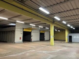 Plus de détails pour 101 Allée De La Muscatelle, Aubagne - Local d'activités à louer