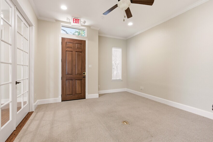 11623 Spring Cypress Rd, Tomball, TX à vendre - Photo intérieure – Image 3 sur 15
