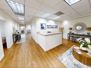 759 SW Federal Hwy, Stuart, FL à louer Numérisation 3D Matterport– Image 1 sur 1