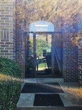 7631-7635 Leesburg Pike, Falls Church, VA à louer Photo de l’immeuble– Image 2 sur 20
