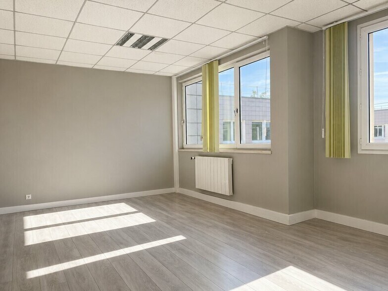 Bureau dans Chenôve à vendre - Photo intérieure – Image 2 sur 14