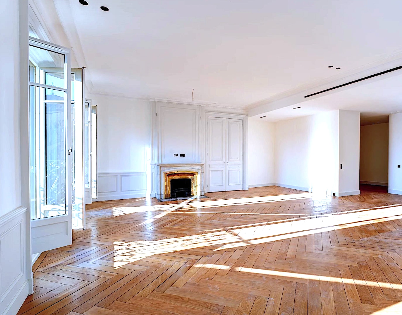 Avenue Marceau, Paris à louer Photo intérieure– Image 1 sur 5