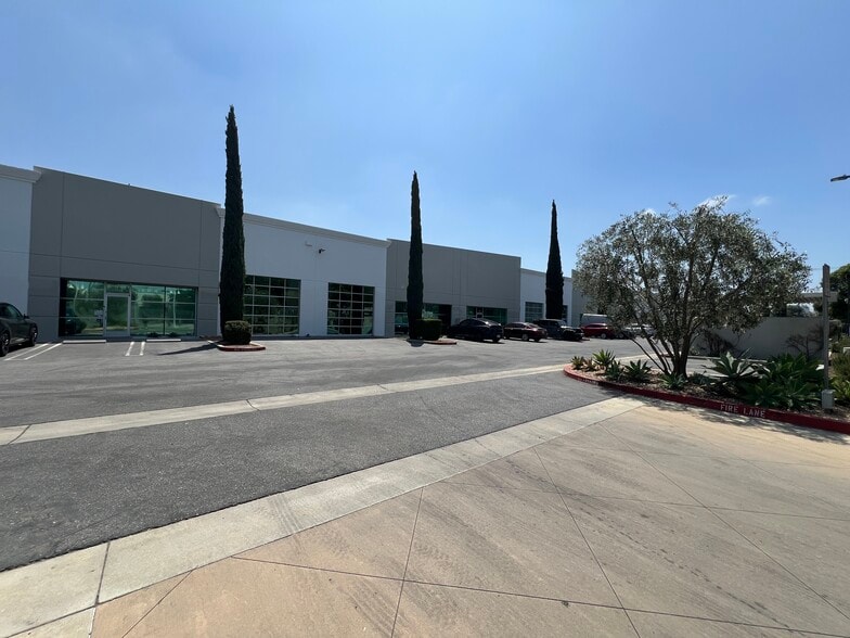 7500-7536 Tyrone Ave, Van Nuys, CA à vendre - Photo de l’immeuble – Image 3 sur 7