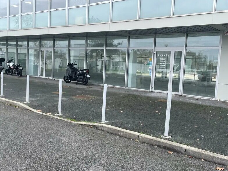Bureaux/Local commercial dans Mérignac à louer - Photo de l’immeuble – Image 1 sur 6
