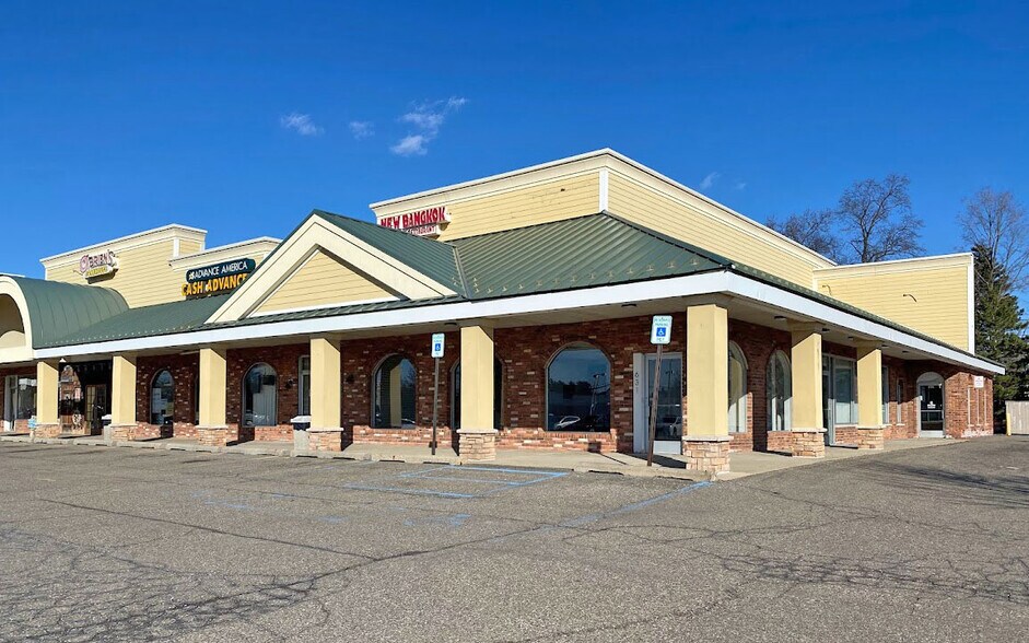605-635 S Opdyke Rd, Auburn Hills, MI à louer - Photo de l’immeuble – Image 3 sur 4